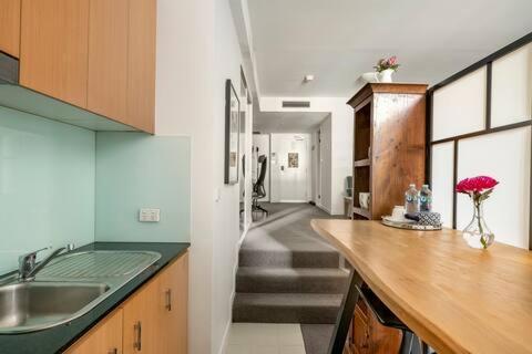 מלבורן Roma Studio Apartment In Collins Street מראה חיצוני תמונה